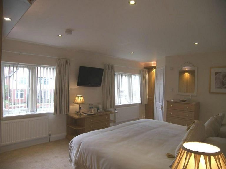 cornerstones deluxe bed 768x576